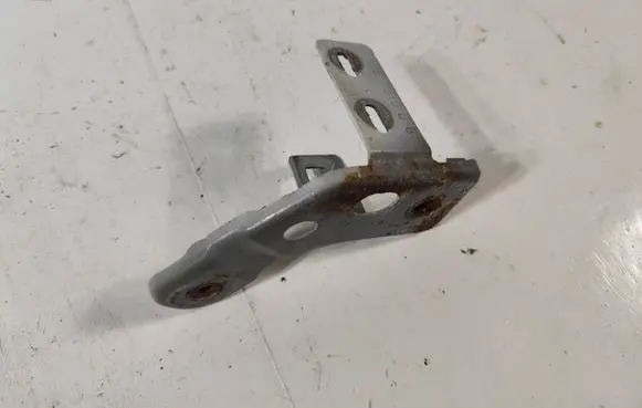 Renault Megane III Fender mounting bracket 6418103D