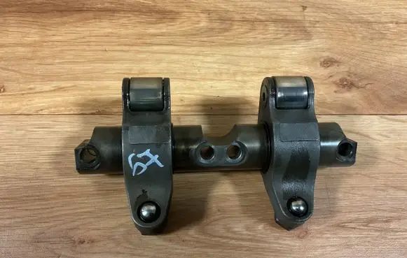Volkswagen PASSAT B6 Camshaft 038443H