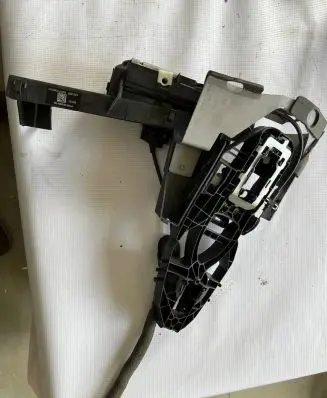 Ford Fiesta Front door lock h1bbr22152ad 4710417206