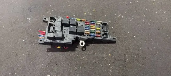 Volvo S60 Fuse module 8678449 518787205