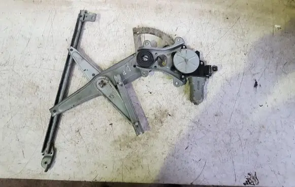 Subaru Outback Front door window regulator with motor 808220