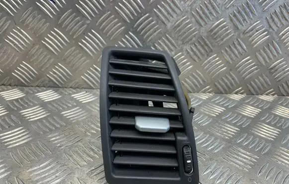 Volvo XC90 Dashboard side air vent grill/cover trim 3409398