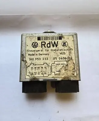 Volkswagen Golf III Other control units/modules 1H0953233 05060002