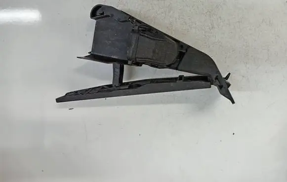 Accelerator throttle pedal