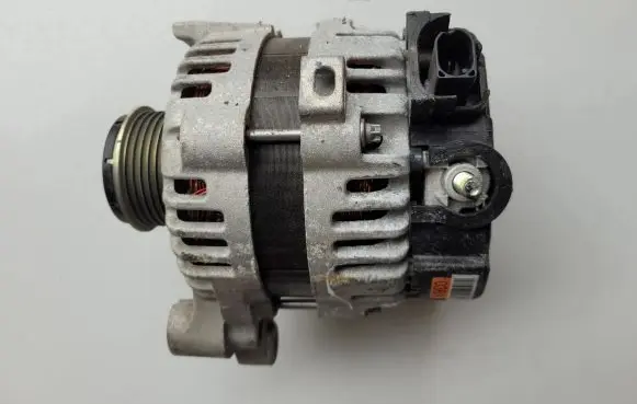 KIA Ceed Generator/alternator 3730004950 8400383 135V130A