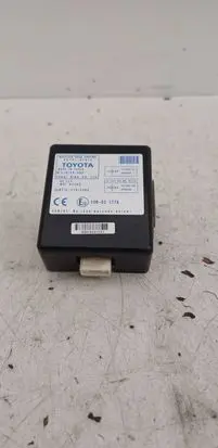 Toyota Corolla Verso E121 Door control unit/module 10R021776 168K8621031