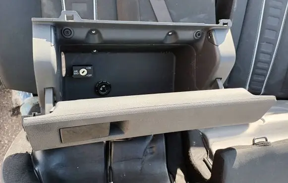 Volkswagen Touran I Glove box set