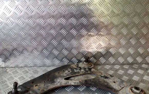 Opel Vivaro Front lower control arm/wishbone