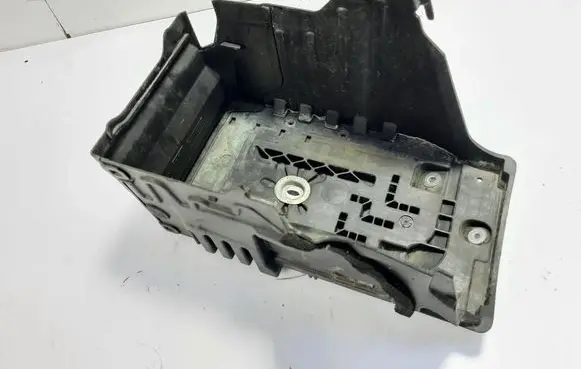 Battery box tray