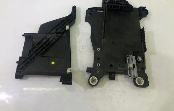BMW 2 F45 Battery box tray 7641798