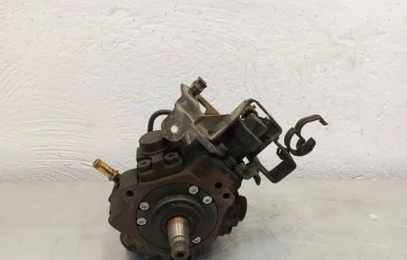 Ford Focus Fuel injection high pressure pump 9656300380A 0445010102