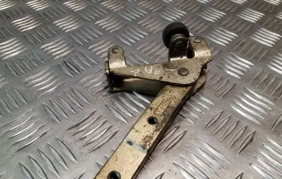 Mercedes-Benz Vito Viano W638 Sliding door lower roller guide/hinge A6387601747