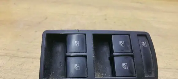 Opel Insignia A Electric window control switch 13305009