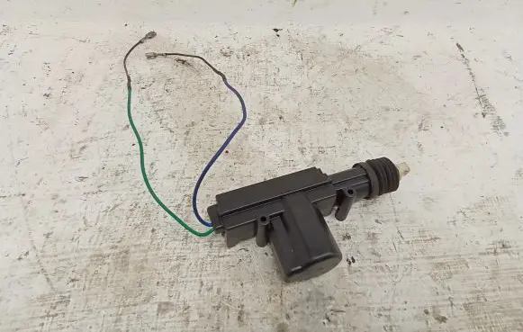 Volkswagen Caddy Central locking motor 932037992