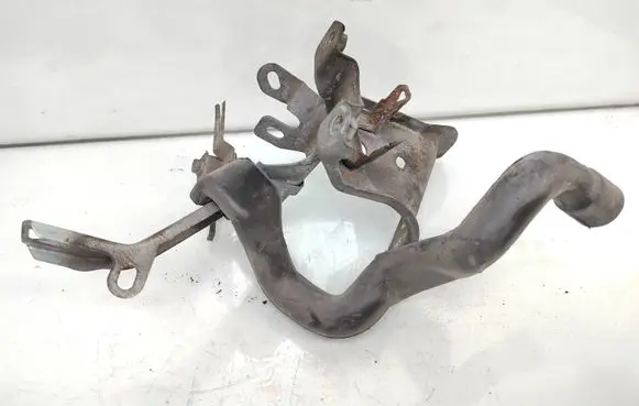 Toyota Avensis T250 Fuel filter bracket/mount holder 