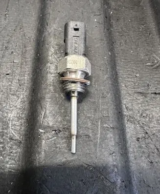 Volkswagen Touran III Intake air temperature sensor 03N906081A