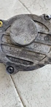 Mercedes-Benz ML W164 Vacuum pump