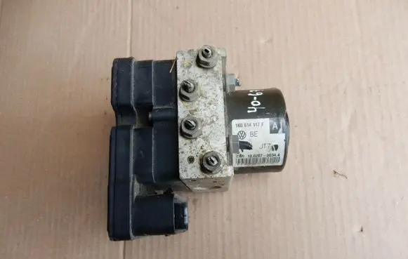 Volkswagen Golf V ABS Pump 1K0907379N 1K0614117F 4067