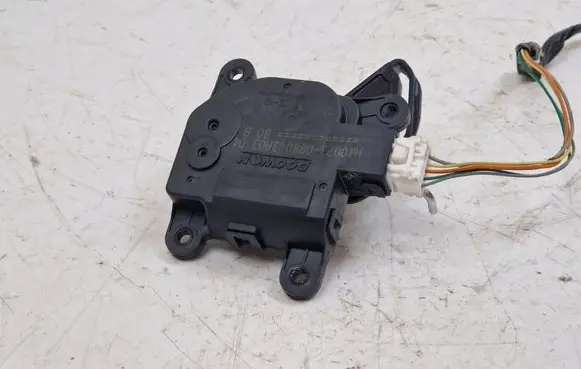 Hyundai i40 Air flap motor/actuator H400730880