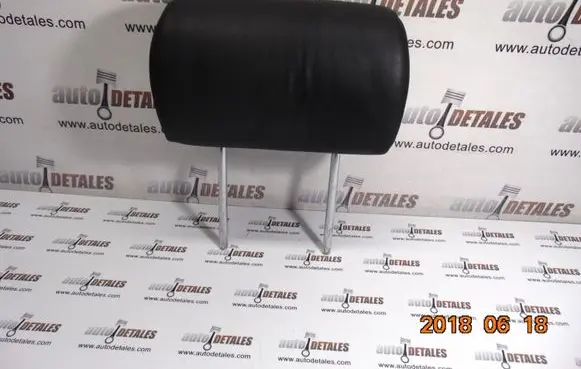 Lexus LS 430 Rear seat headrest 
