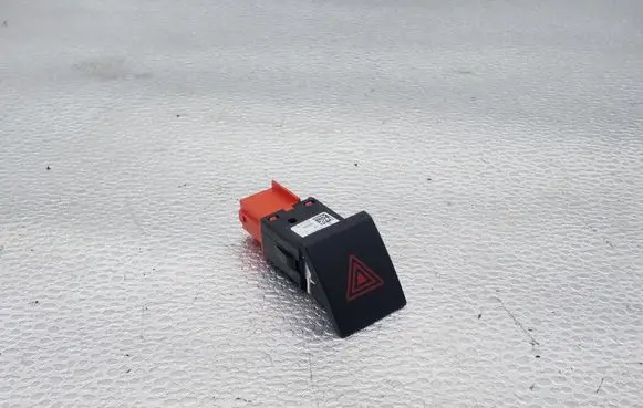 Skoda Fabia Mk2 (5J) Hazard light switch 5J0953235E 10021064