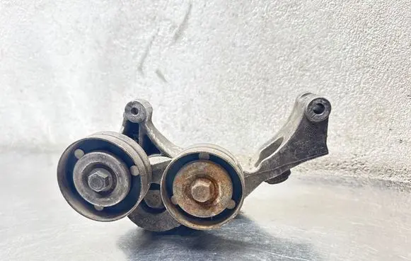 Opel Astra H Generator/alternator belt tensioner 897364343 2370021