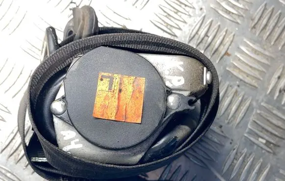 Audi A4 S4 B5 8D Front seatbelt 8D0857705D 560308100 13R2000