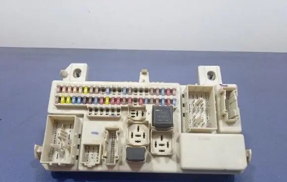 Volvo V50 Fuse box set 8690719