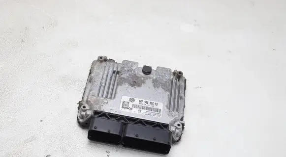 Volkswagen PASSAT B6 Engine control unit/module 06F906056FB 1039S16141 0261S02261