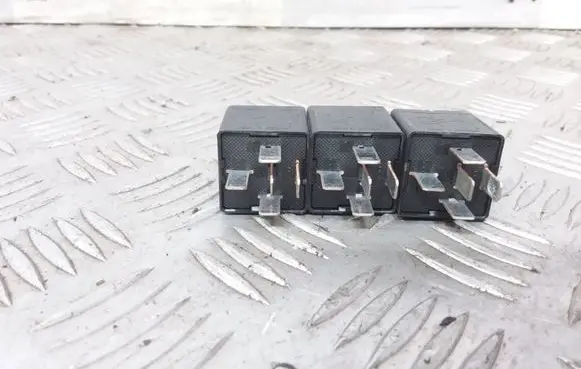 Ford Fiesta Other relay F0AB14B192AA