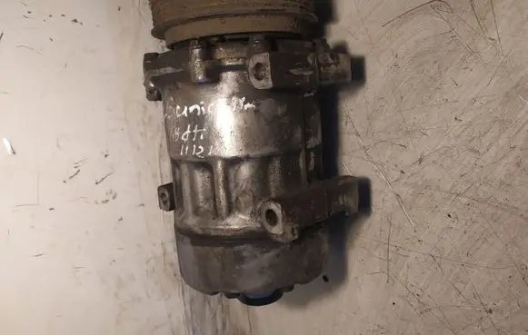 Renault Scenic I Air conditioning (A/C) compressor (pump) 4168312760 7700866828B