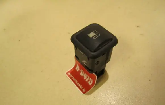 Volkswagen Golf IV Fuel tank opening switch 3B0959833A