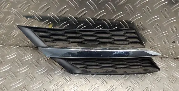 Toyota RAV 4 (XA40) Front bumper lower grill 5310542010 5310542020