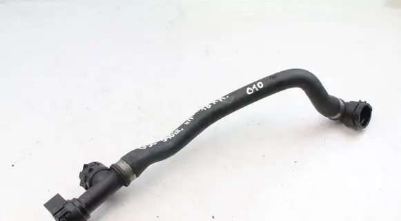 BMW 5 G30 G31 Engine coolant pipe/hose 8602651 17128602651