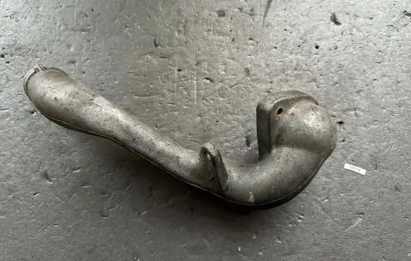Nissan Patrol Y61 Engine coolant pipe/hose 13048VC101