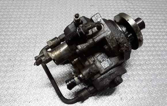 Nissan Almera N16 Fuel injection high pressure pump HU2940000161