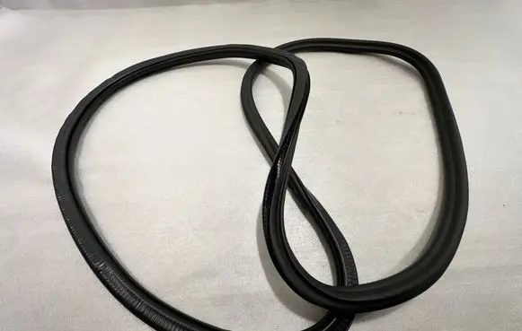Audi A8 S8 D4 4H Rubber seal front door (on door) 4H0831721F 4H0831721