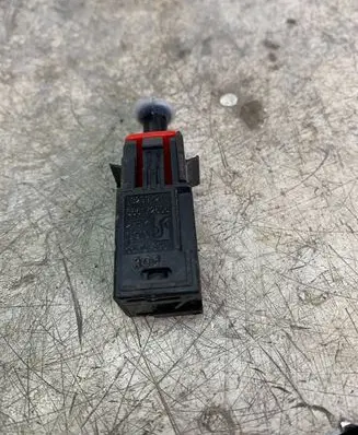 Opel Adam Brake pedal sensor switch 13299721