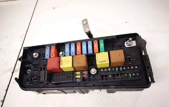 Opel Signum Fuse box set 13144708 13144708up