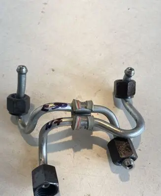 BMW 3 E90 E91 Fuel injector supply line/pipe 