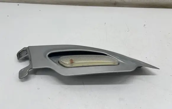 Mini Cooper Countryman R60 Front fender indicator light 9802607