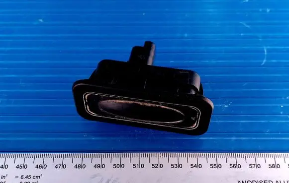 Renault Megane III Tailgate opening switch 8200076256