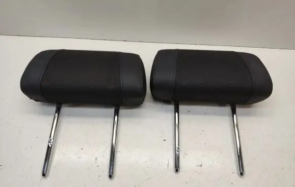 BMW 1 E82 E88 Rear seat headrest 