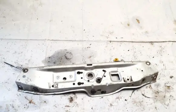 Opel Zafira B Radiator support slam panel