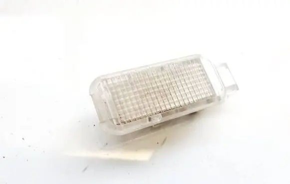 Volkswagen PASSAT B5 Other interior light 3B0947415