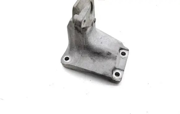 BMW 1 F20 F21 Engine mounting bracket 6788612