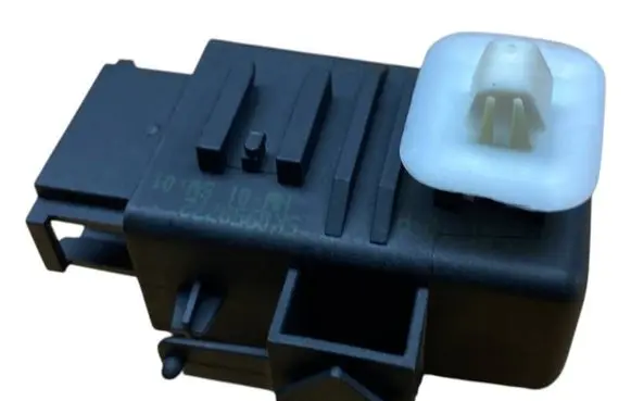 Volkswagen Sharan Seat heating relay 5K0959772