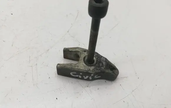 Honda Civic Fuel Injector clamp holder
