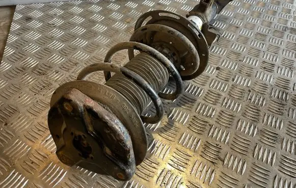 Mercedes-Benz C W204 Front shock absorber with coil spring A2043210284