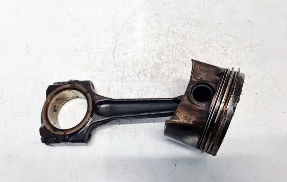 Citroen C5 Piston with connecting rod